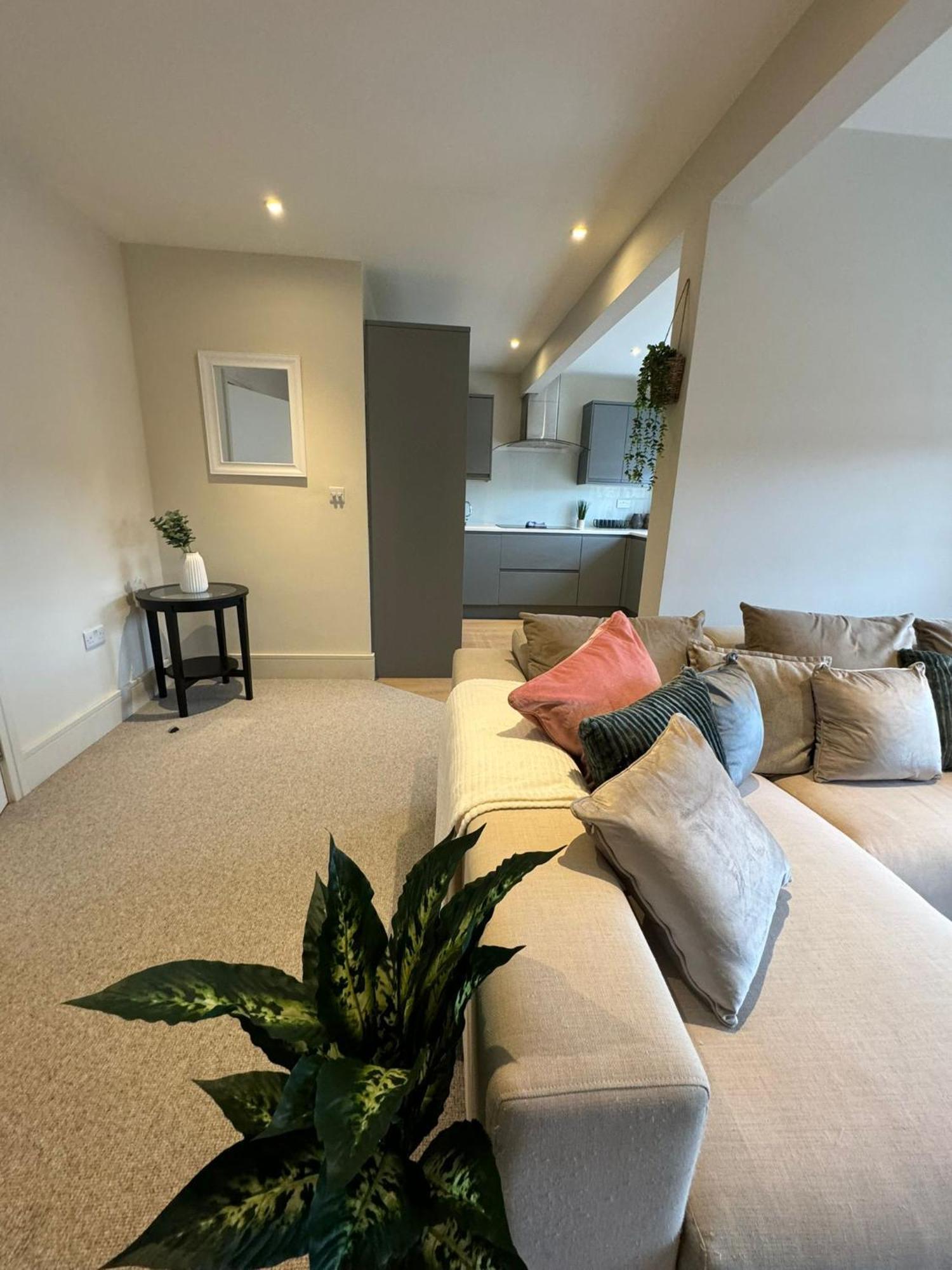 Osbourne House Pink 2 Bed, 2 And Half Bath Leilighet Birmingham Eksteriør bilde